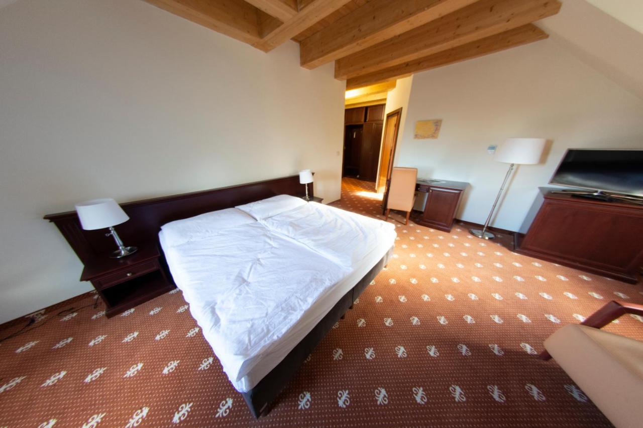 Hotel Hradna Brana Bratislava Ngoại thất bức ảnh
