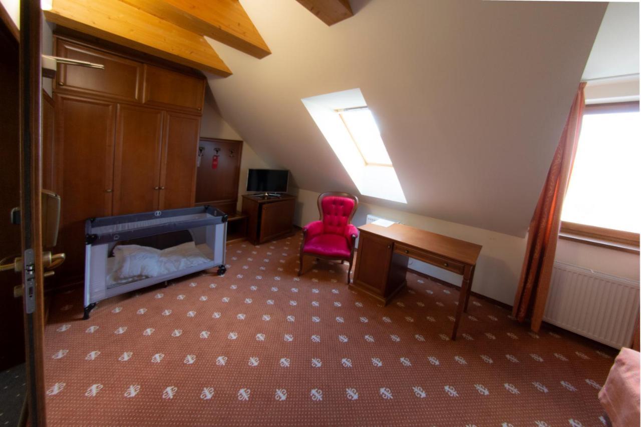 Hotel Hradna Brana Bratislava Ngoại thất bức ảnh