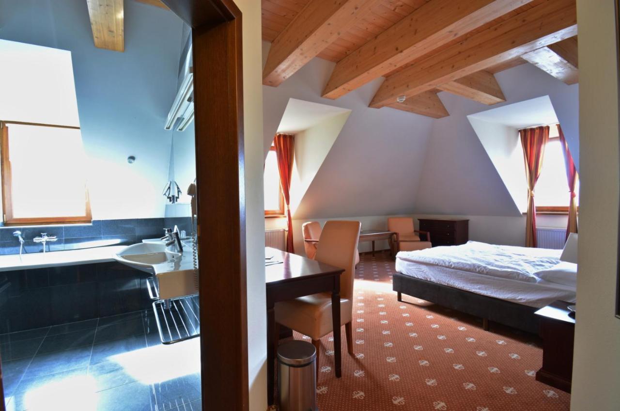 Hotel Hradna Brana Bratislava Ngoại thất bức ảnh