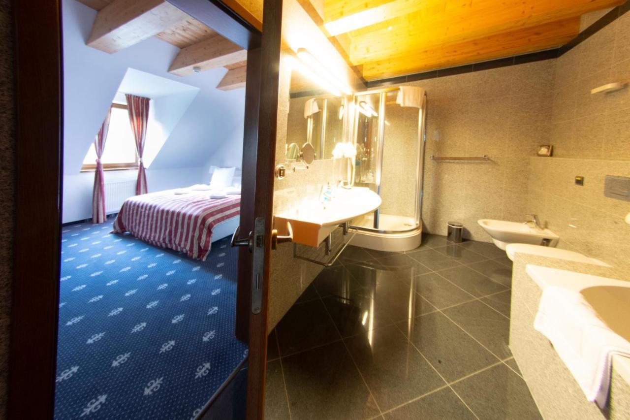 Hotel Hradna Brana Bratislava Ngoại thất bức ảnh
