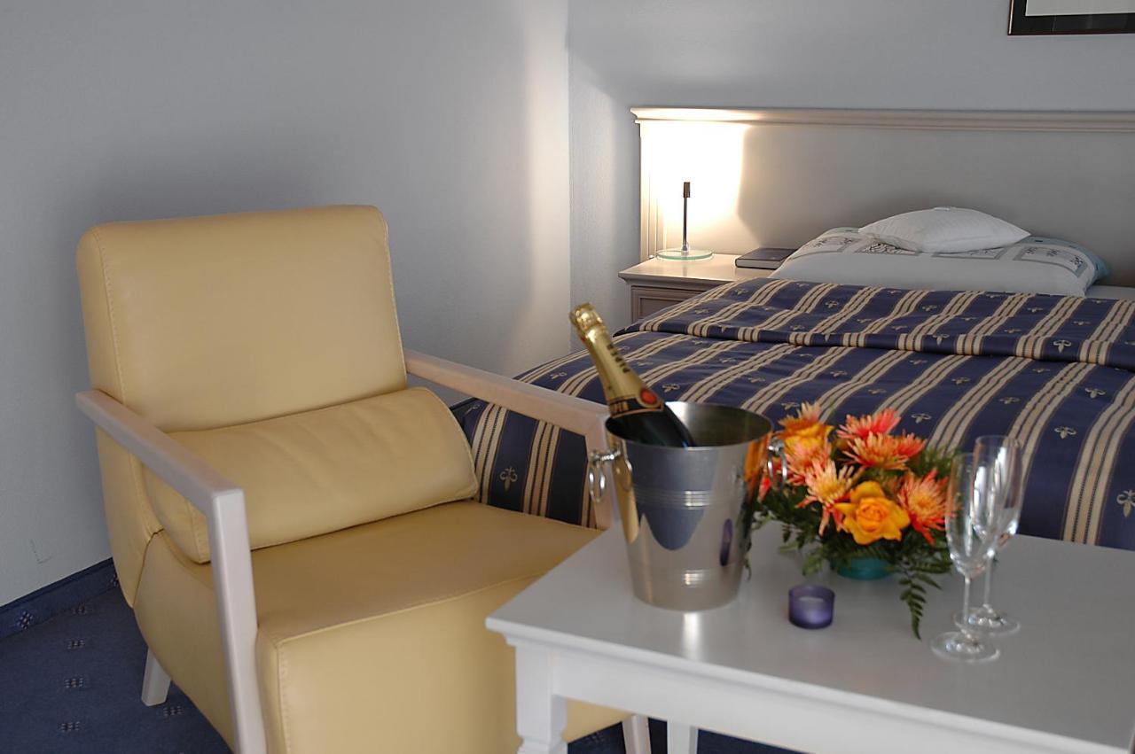 Hotel Hradna Brana Bratislava Phòng bức ảnh