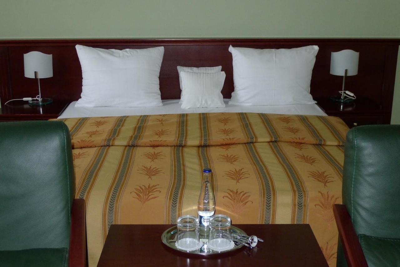 Hotel Hradna Brana Bratislava Phòng bức ảnh